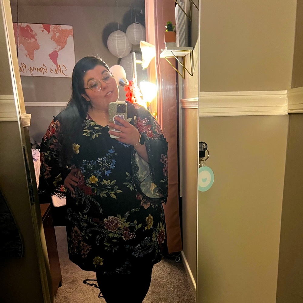 Bell sleeve beauty